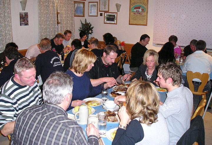 Essen_perfekt.JPG - Der Schalob ist nur ruhig, wenn er was zu essen hat. Und beim Schalob ist es oft ruhig.