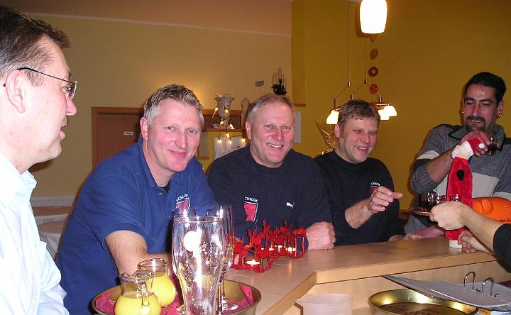 Schalob_Theke.JPG - ...Schalob-Männer von vorne.