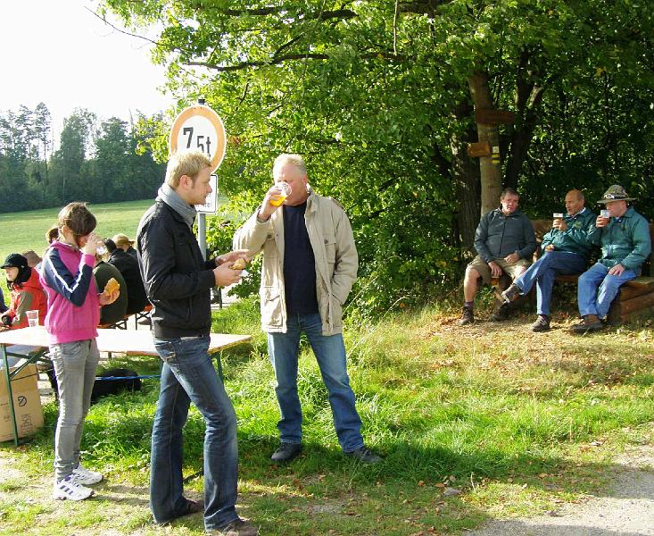Trinken_Station_2.JPG - Natürlich bekommt man beim Marschieren auch ein wenig Durst....
