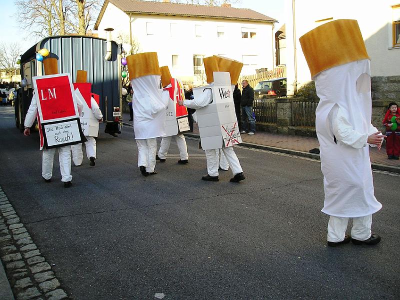 Rauch.JPG - Trotz dicker Luft immer klare Sicht - die Raucher haben's derzeit nicht leicht.