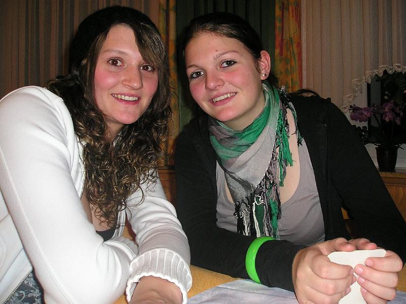 Jugendvertr.JPG - Die alten und neuen Verterter der Jugend im Präsidium: Marina Haberkorn (links) und Franziska Fritsch.