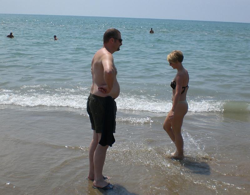 HP_089_Impressionen_aus_Bibione.JPG - Bei soviel Anmut am Strand von Bibione rutscht auch einem Edi das Herz in die Hose, äh...in den Bauch.