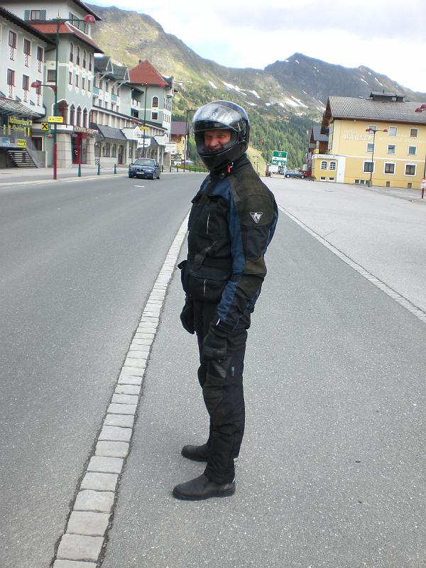 HP_157_Edi_faehrt_eine_andere_Route.JPG - Warten auf Edi in Obertauern: der Tännesberger hat wohl eine andere Route genommen.