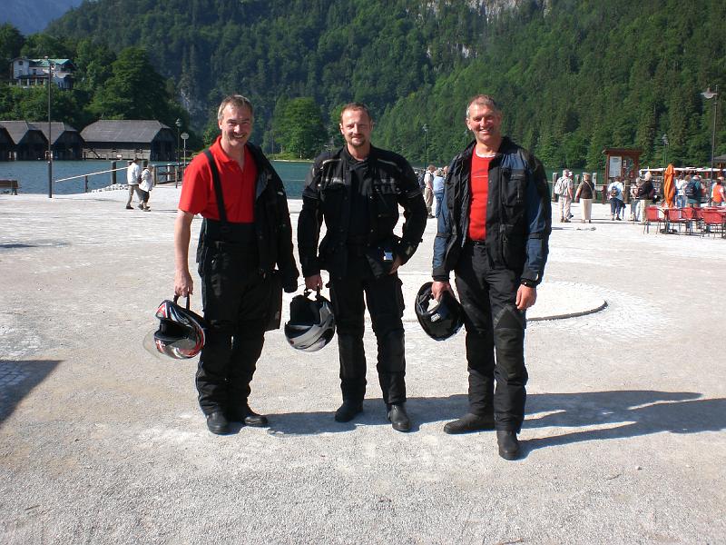 HP_159_Wiedervereint_am_Koenigssee.JPG - Wieder vereint am Königssee: Edi hatte tatsächlich eine andere Route genommen.