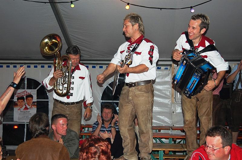 Berg_tischtrio.JPG - Auch ohne Tontechnik begeistern die "Bergdiamanten".