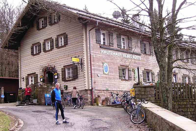 Ankunft_Silberhuette.JPG - Gegen Mittag wurde das Schutzhaus Silberhütte erreicht.
