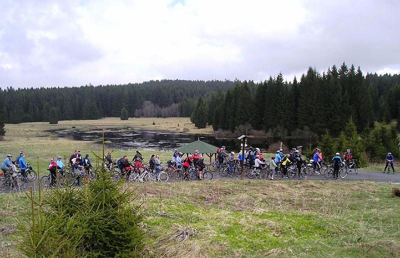 Neuhuetten_Weiher.JPG - Hier standen vor dem Krieg viele Häuser.