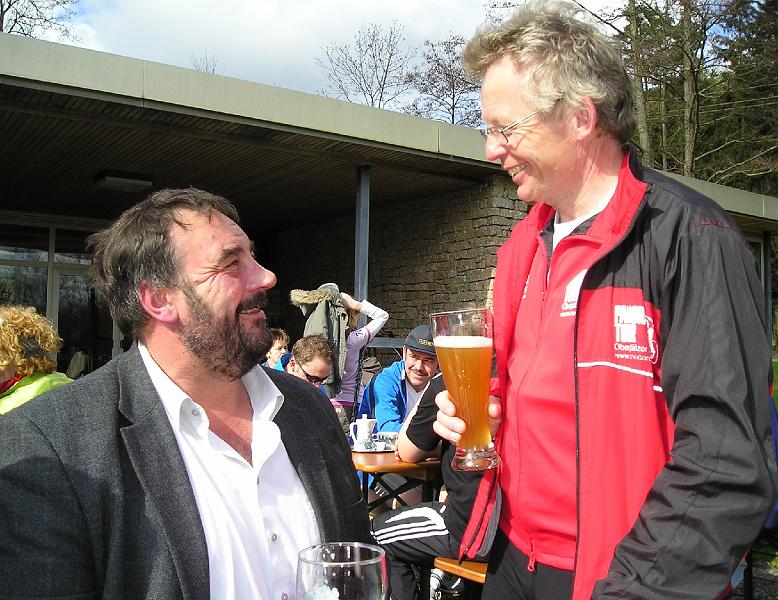 Sepp_Max.JPG - 2. Bürgermeister Max Müllhofer (rechts) beim Schmadern mit dem Waldthurner Gemeindeoberhaupt.