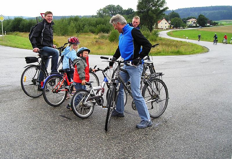 Michi_grinst.JPG - Der quirlige Michael zeigt Andy, wo's lang geht.