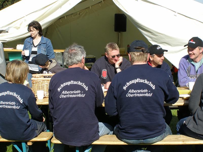 Schalob_Fruehstueck.JPG - Das Früstück geht nahtlos in den Frühschoppen über.