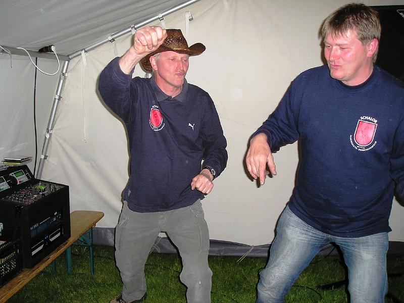 Taenzer_Haberk.JPG - Nicht nur die Oldies bevölkern das Discozelt...