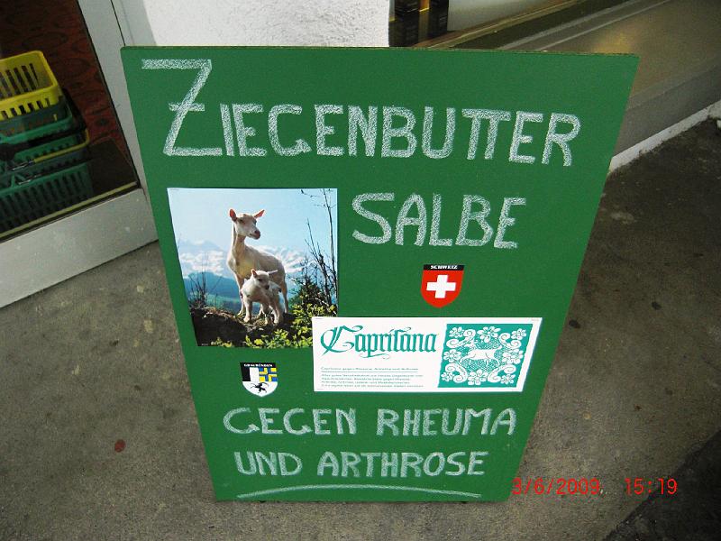 004_Anreise_Schweiz_Salbe.JPG - Gesetztere Schalob-Herrschaften kommen ins Alter, wo die Wehwechen beginnen.