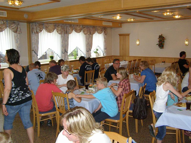 Geisel_24.JPG - Reichahltiges Angebot im Landgasthof Vogel in Pommelsbrunn.