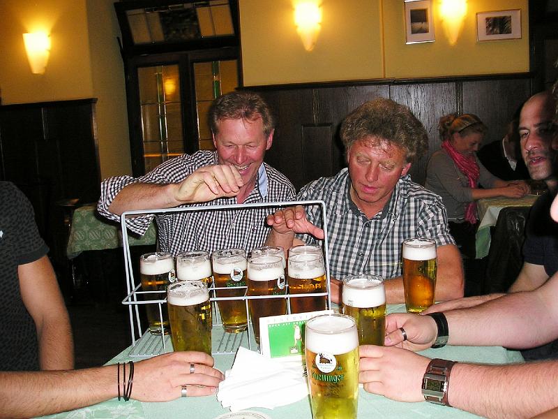 Kneit_09_06.JPG - Handwerker haben schon einen besonderen Durst.