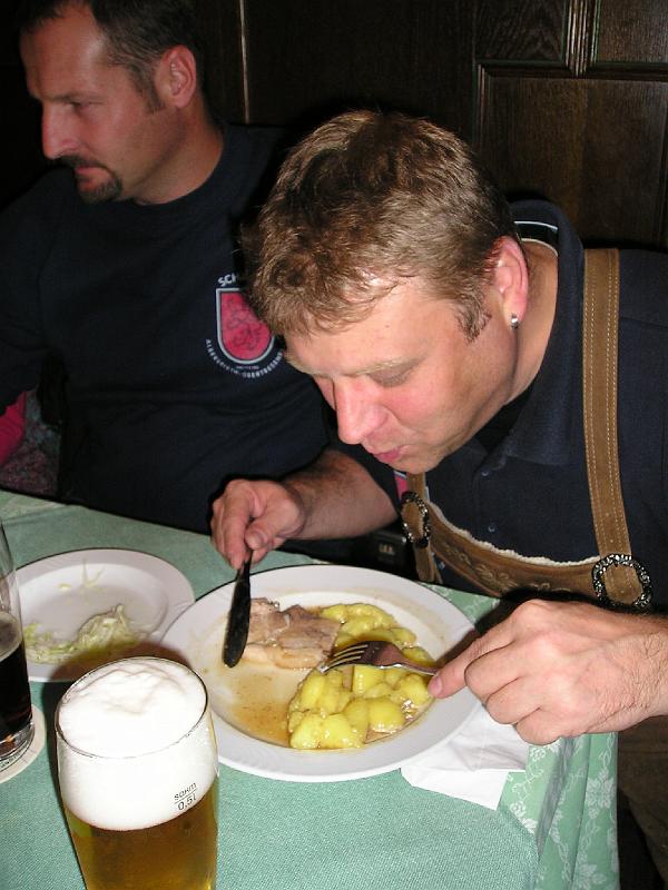 Kneit_09_20.JPG - Woll' mer dös Essn rein- oder rauslasse?