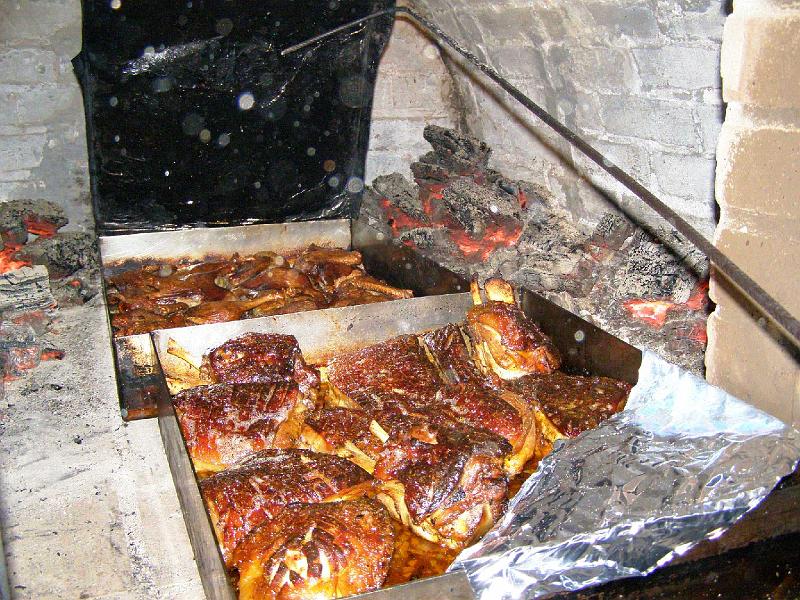 Schalob_01.JPG - Schauen sie im Backofen nicht knusprig aus, die Schweinsbraten und die Entenschlegel?
