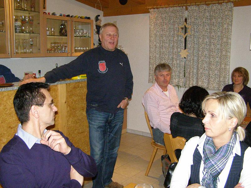 Schalob_10.JPG - Präsident Lorenz Haberkorn begrüßt die Schalober im Pass-Stüberl.