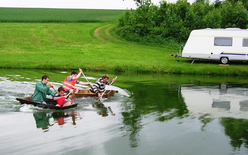 sa_re_2.JPG - Spannendes Geheimtraining der Sautrog-Kanuten des Burschenvereins Altenstadt.