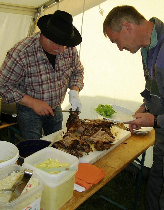 sams_11_ha.JPG - Schweinshaxn vom Komi - da schmatzt der Kabel-Reiner.