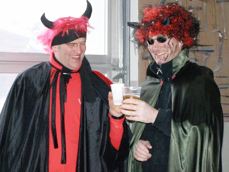 Fasch_Zug_10_37.JPG - Auch Teufelchen haben mitunter etwas Dürstchen.