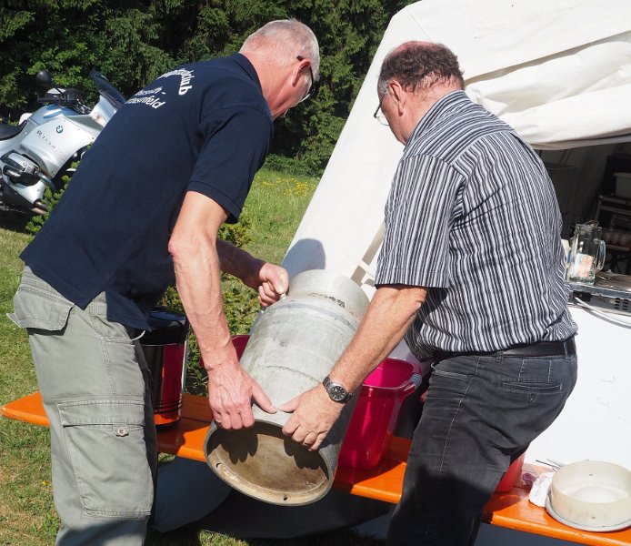A_Zeltlager_2017_Sa_Re_04.JPG - Spüldienste ausnahmsweise mal in Männerhand, ob das gut geht?
